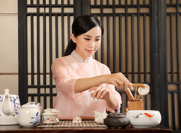 经常去杭州临平靠谱男士会馆，这家私藏已久的店推荐给你